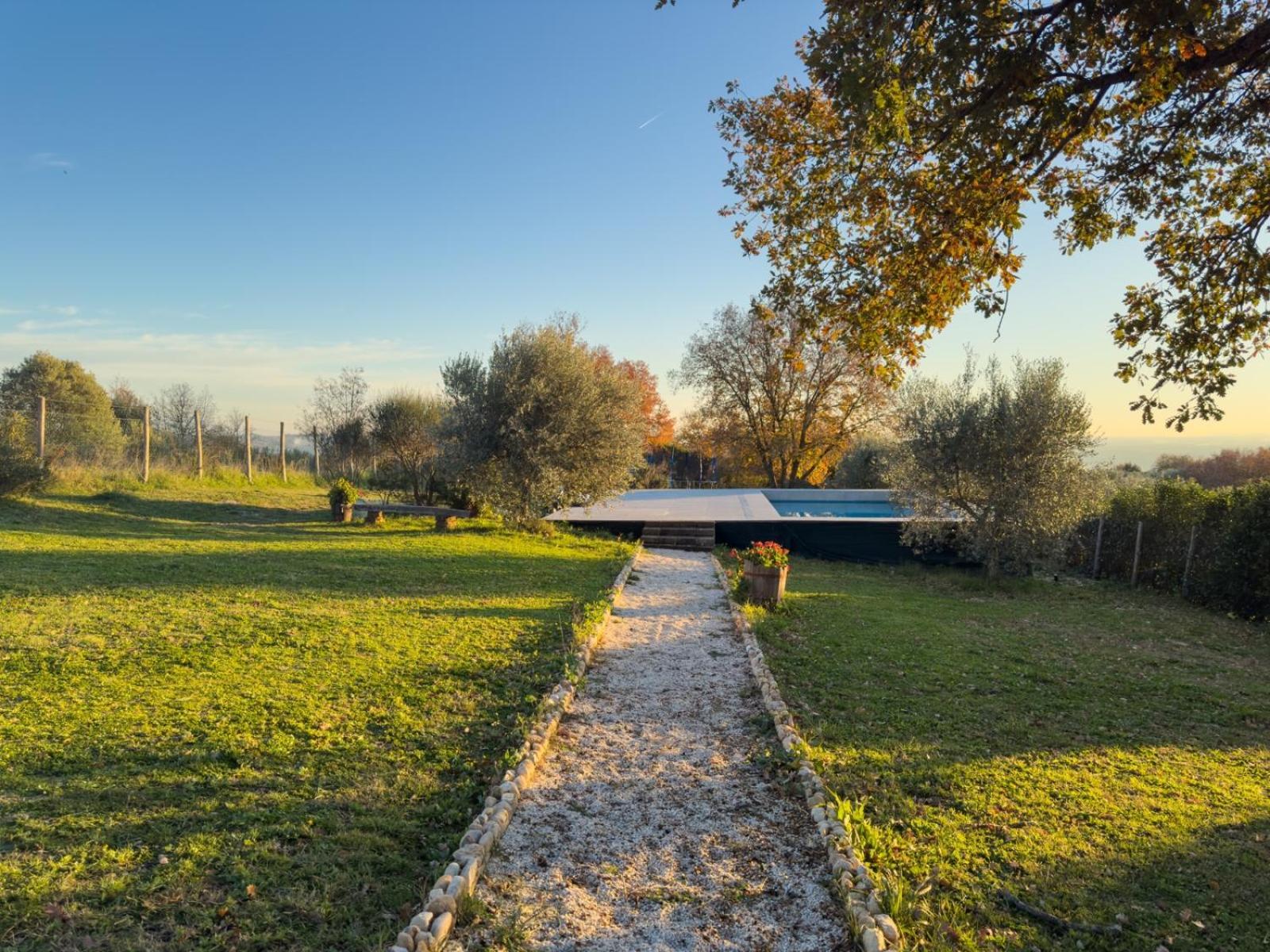 Casale Le Brecce B&B Отриколи Экстерьер фото