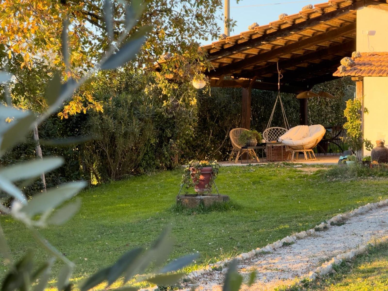 Casale Le Brecce B&B Отриколи Экстерьер фото